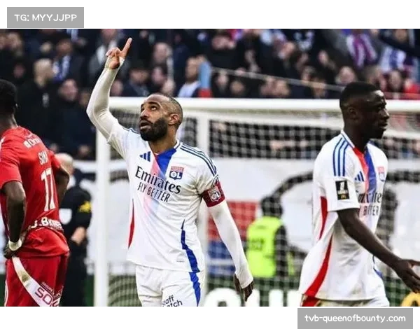 里昂2-0克莱蒙,拉卡泽特与切尔基各入一球 里昂2-0克莱蒙,拉卡泽特与切尔基各入一球